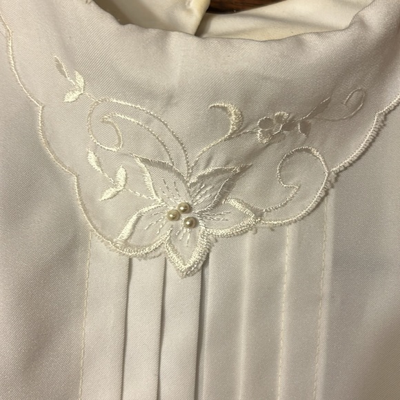 Vintage Angela Pellino White Pleated Polyester Blouse w/Decorative Collar Sz 12 - Picture 2 of 8